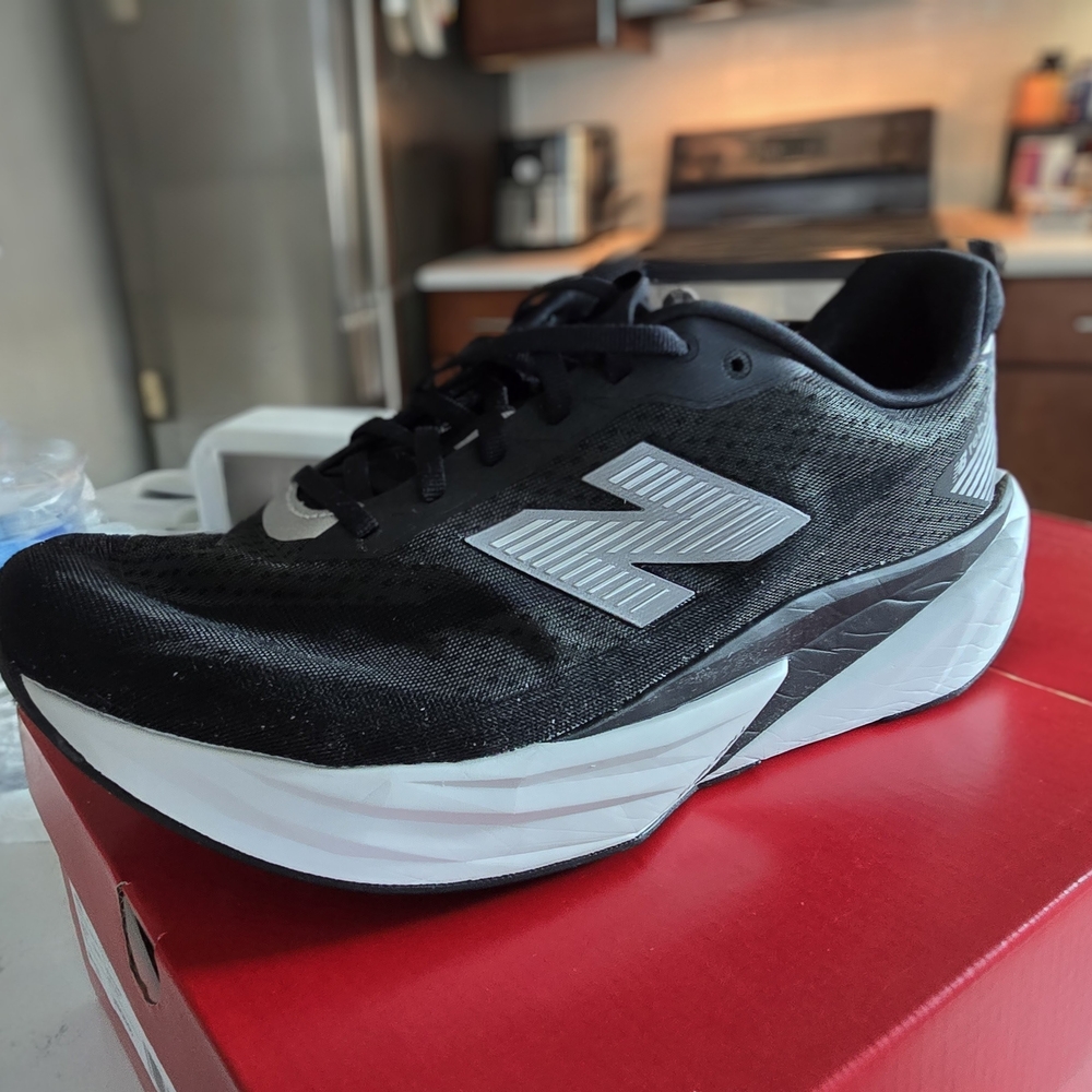 New Balance FuelCell Rebel V5